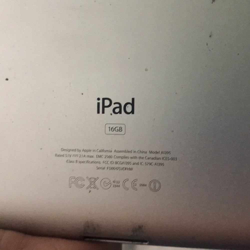 Apple IPad - Picture 3 of 6